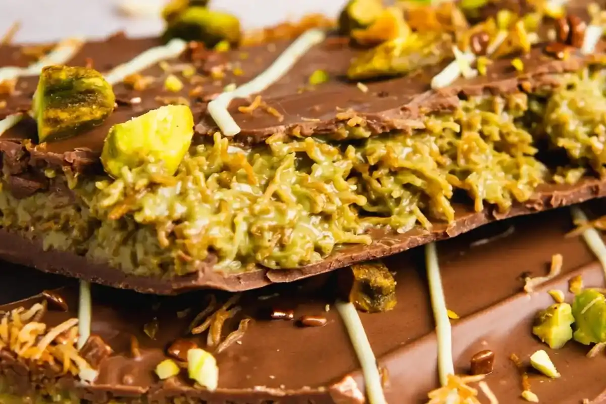 Dubai Chocolate Bar with Pistachio and Shredded Phyllo